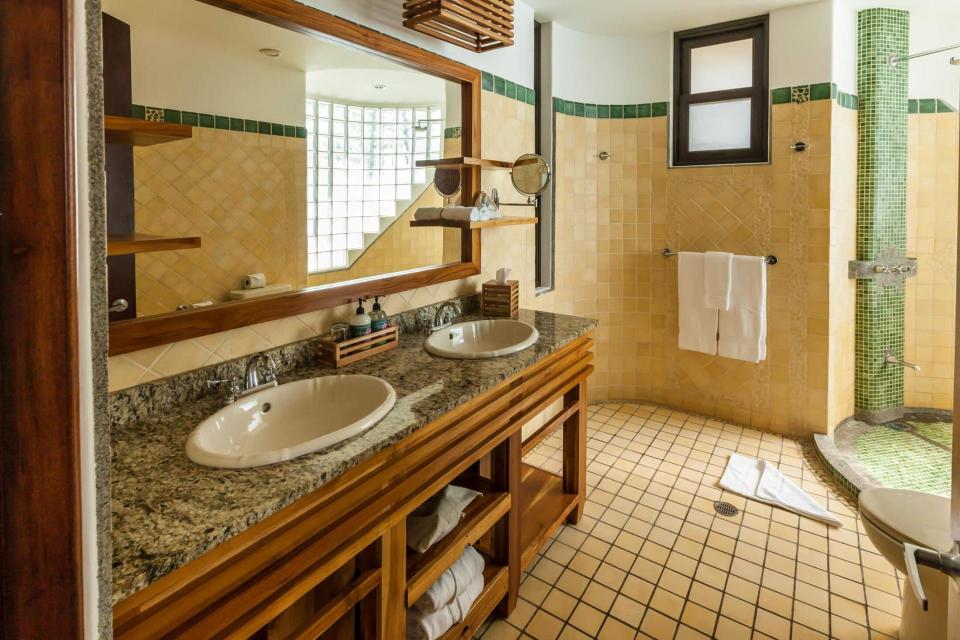 Hotel Arenas del Mar Beachfront & Rainforest Resort image