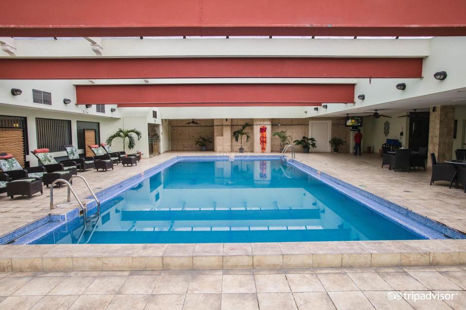 Hotel Aurola Holiday Inn image