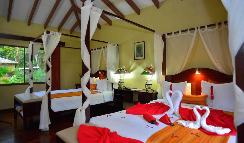 Hotel Manatus Lodge image