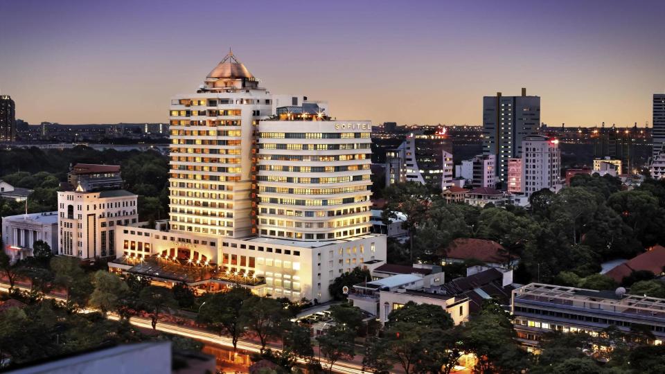 Hotel Sofitel Saigon Plaza image