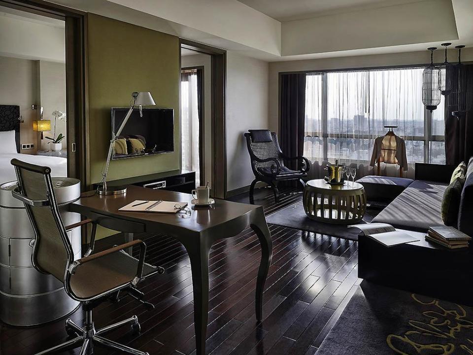 Hotel Sofitel Saigon Plaza image