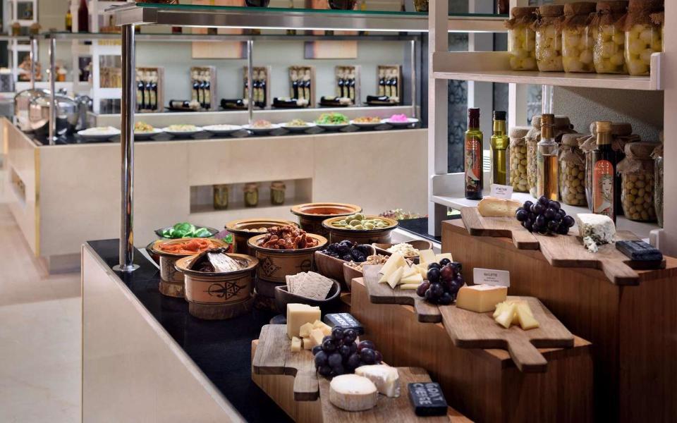 Hotel The Address Dubai Mall image