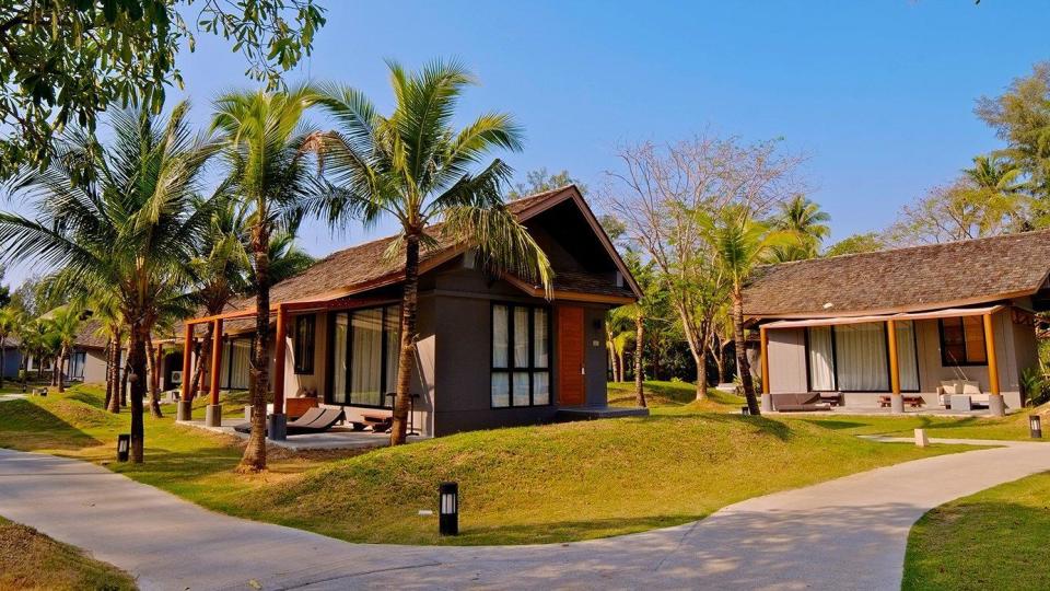 Hotel Twin Lotus Resort & Spa image